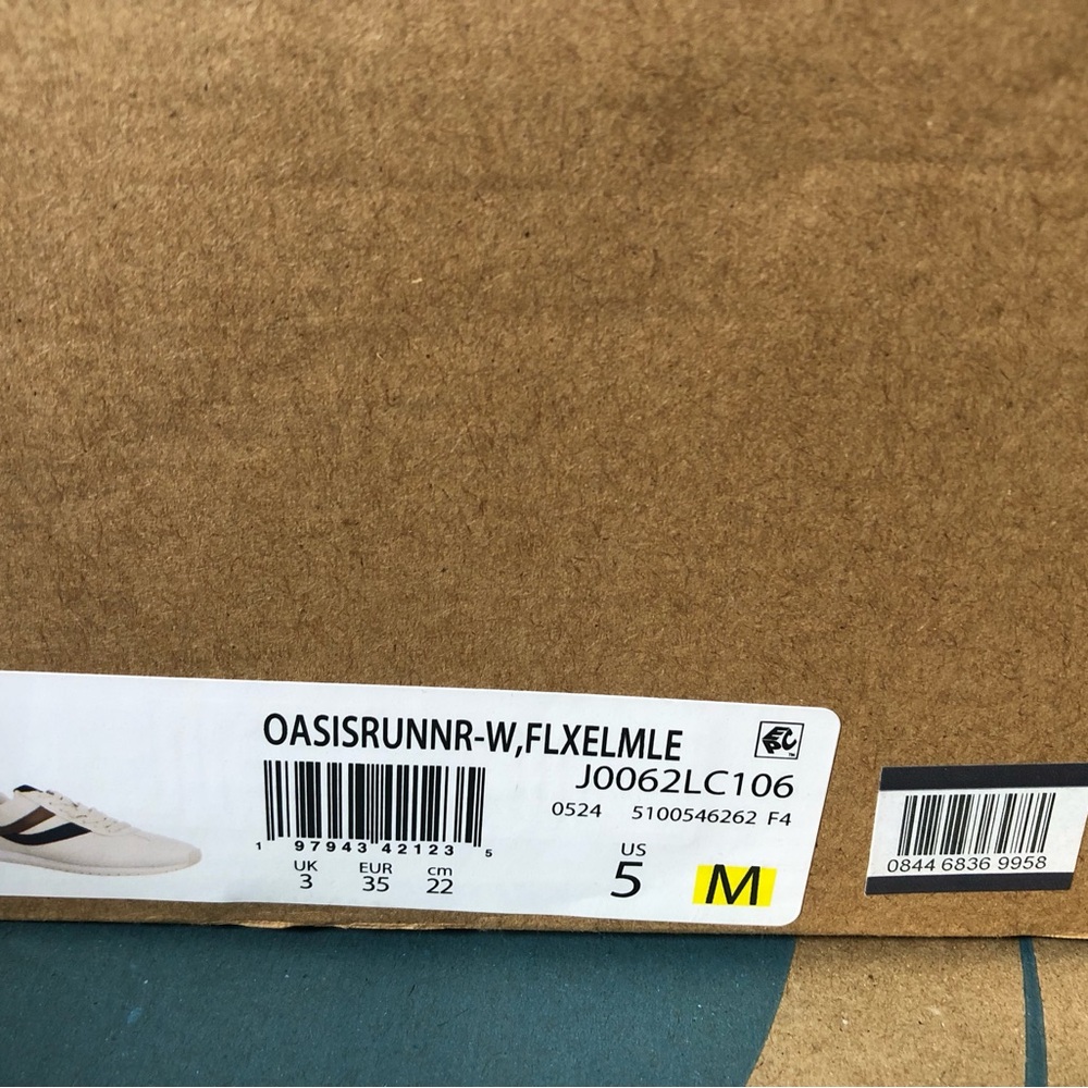 New Vince Oasis Sneakers - Picture 6 of 6